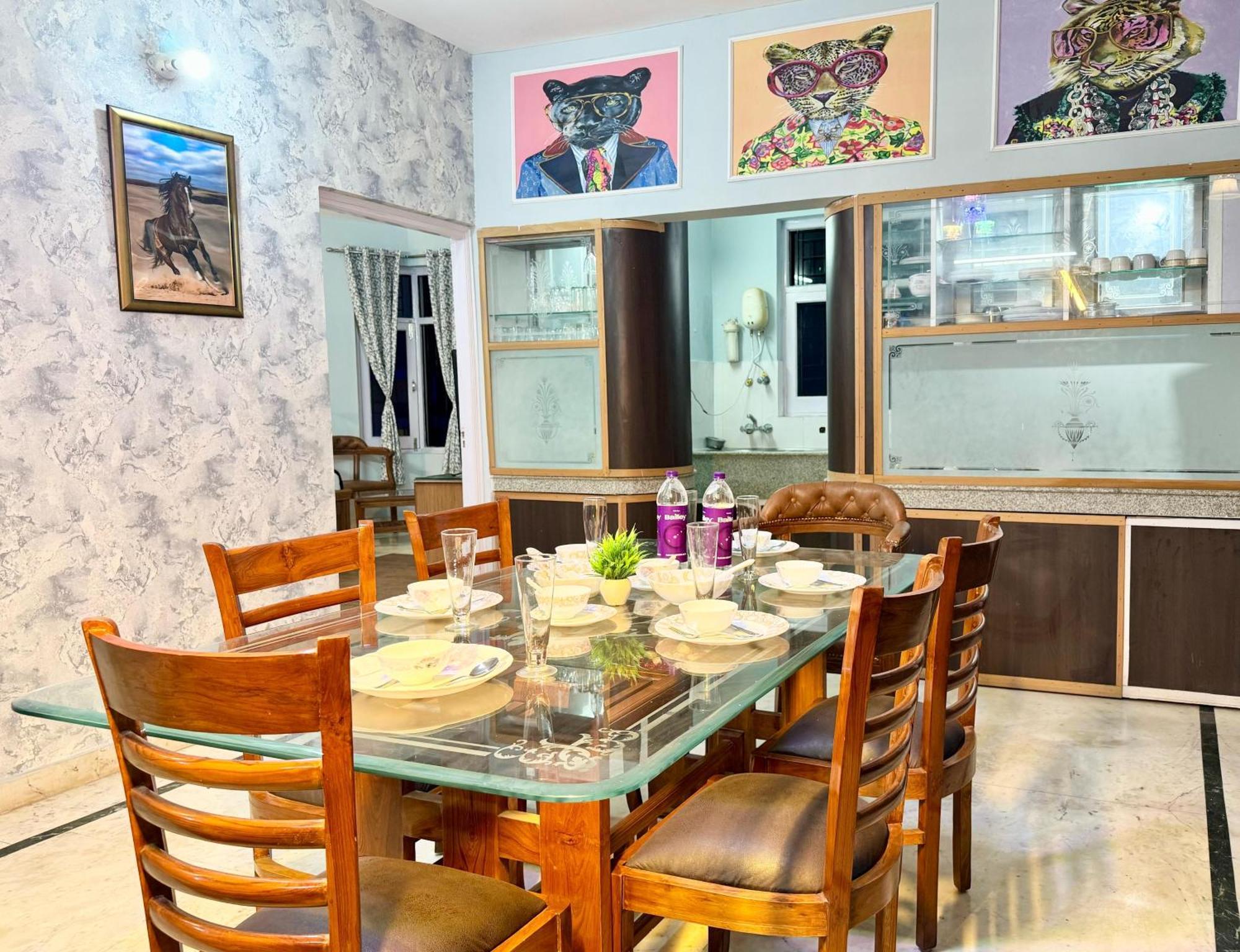 Family Suit Касаули Экстерьер фото